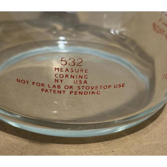 Pyrex 4 Cup/32oz Glass Measuring Cup with Red Lettering - Picture 5 of 6